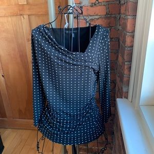 White House black market Polkadot top, SIZE XS